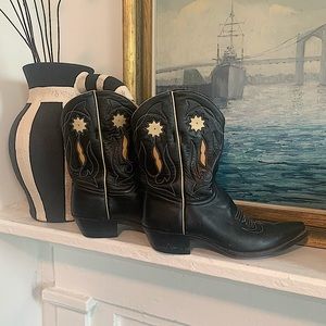 Gorgeous vintage cowboy boots